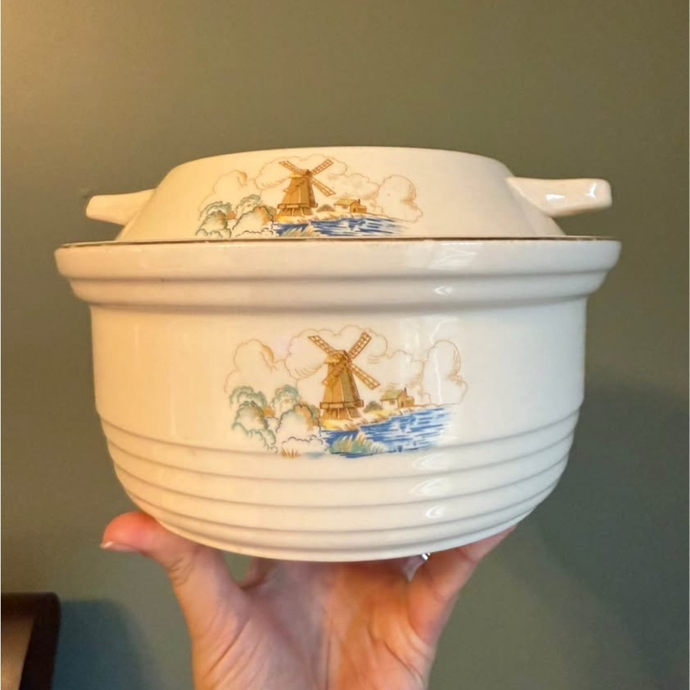 Vintage rare‎ Cambridge lidded Dutch windmill casserole dish gold rimmed